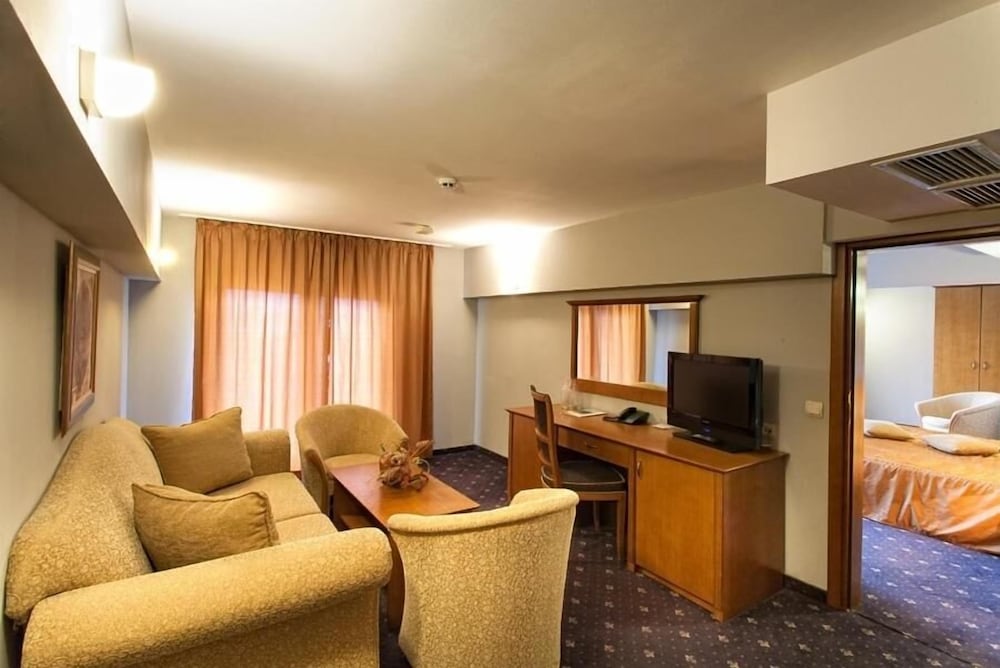 Family Studio Suite photo 1