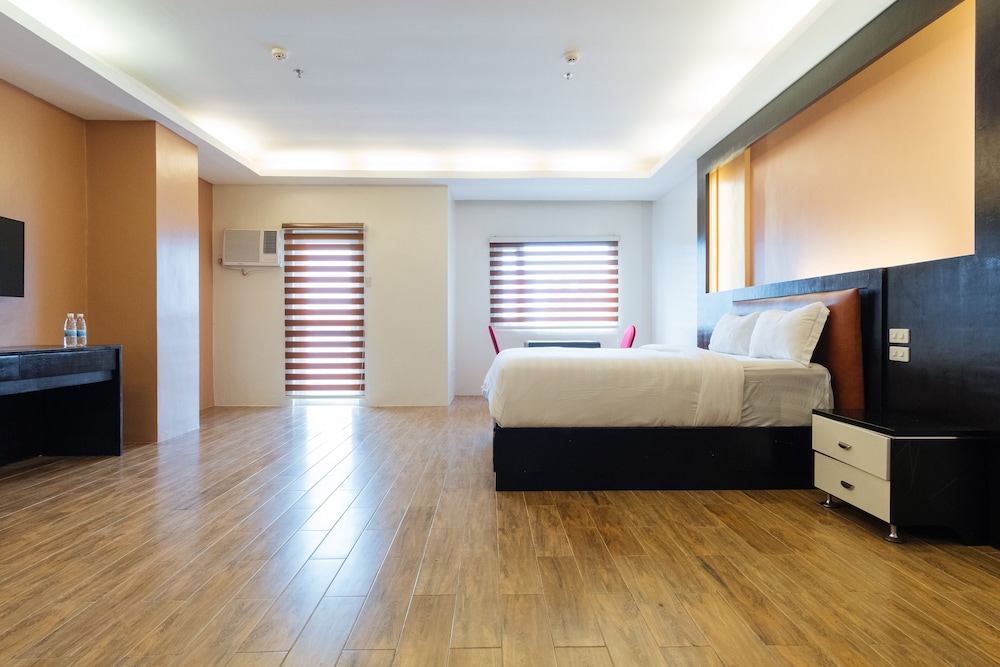 Superior Room, 1 Queen Bed - Photo 1