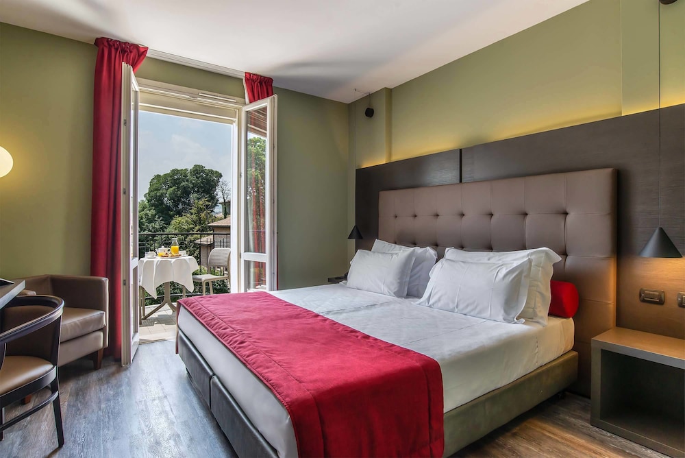 Executive Double Room Single Use, Balcony photo 1