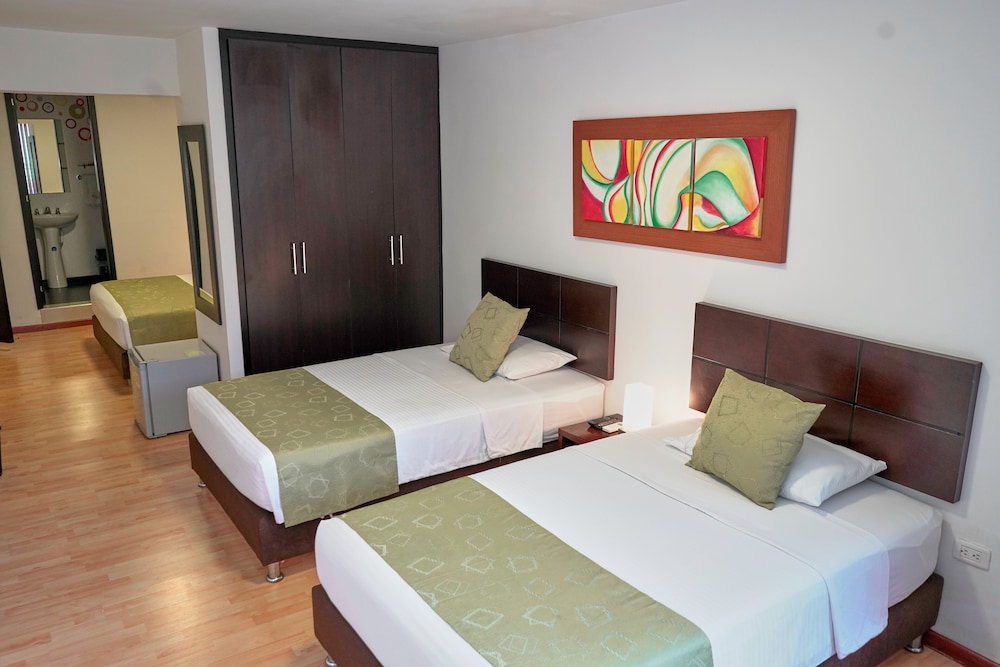 Standard Quadruple Room, Multiple Beds