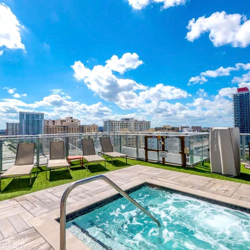 Oceanfront Bliss Pool Gym Direct Beach Access, 사진 5