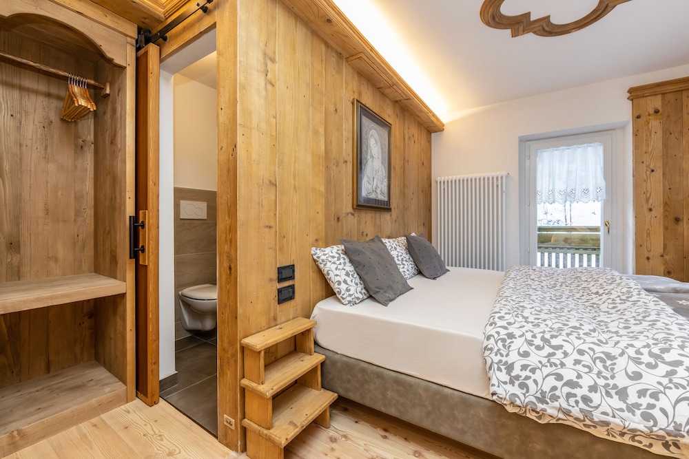 Superior Double Room, Mountain View photo 2