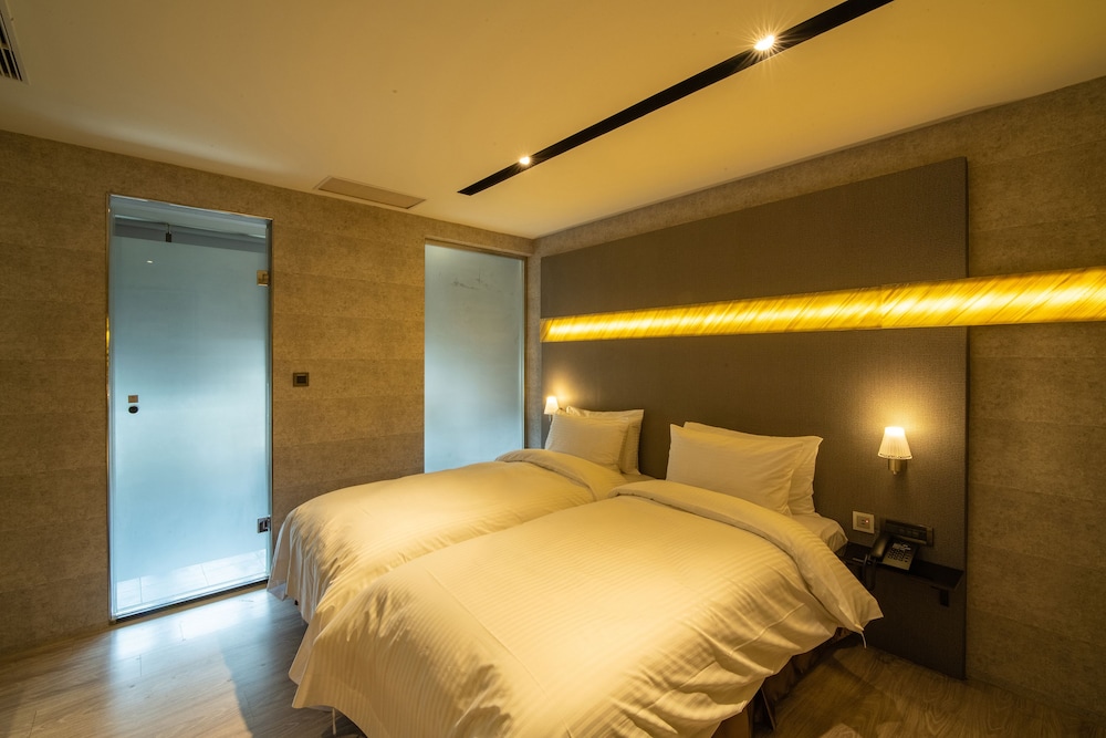 Elite Twin Room, 2 Twin Beds, City View photo 1