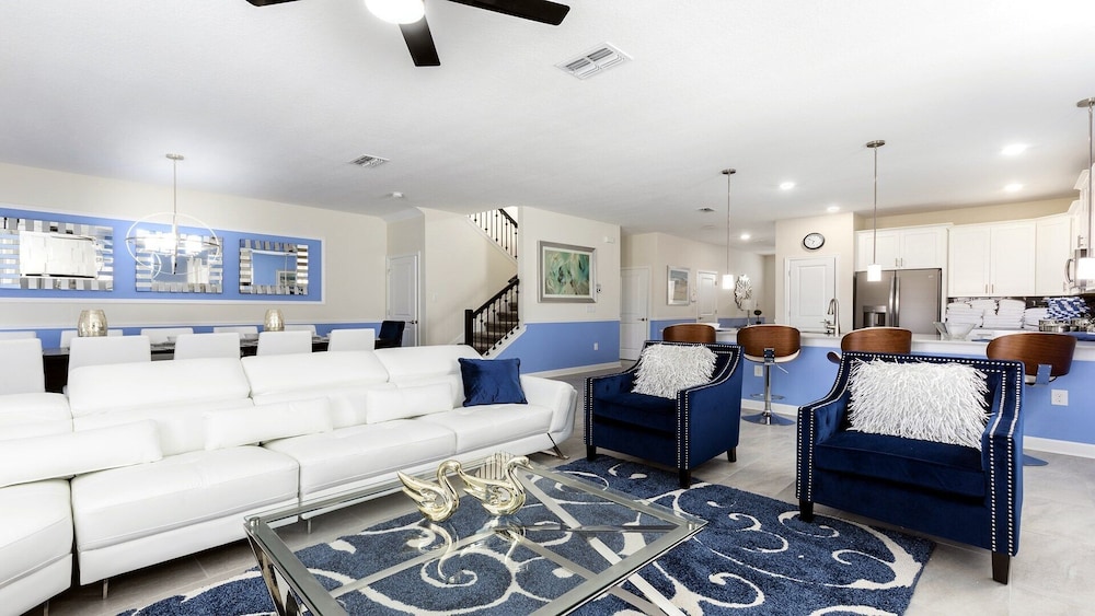House, Private Pool (8 Bedrooms - 8819ic (Drv))