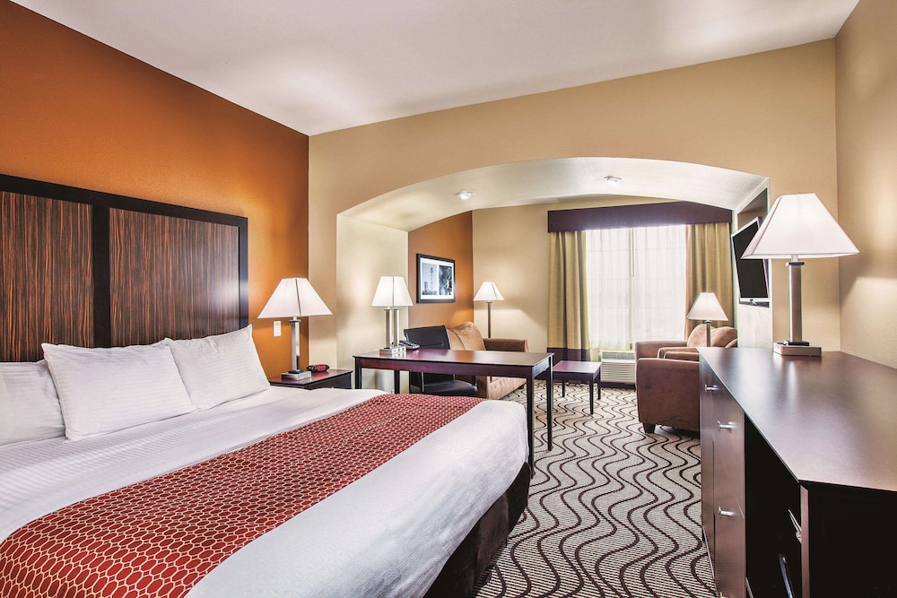 Deluxe Room, 1 King Bed, Non Smoking (Two Story) photo 1