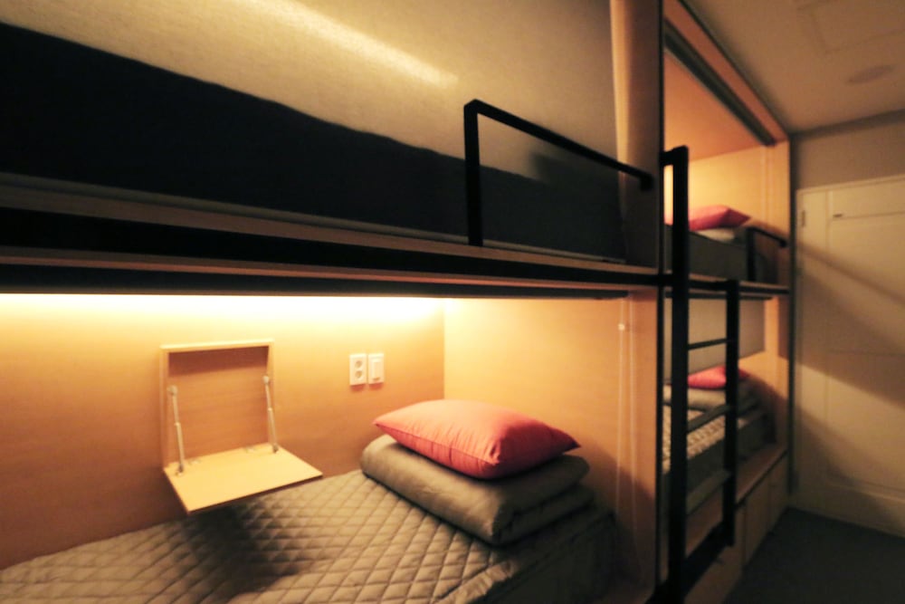 Shared Dormitory, Women only (4 persons) photo 2