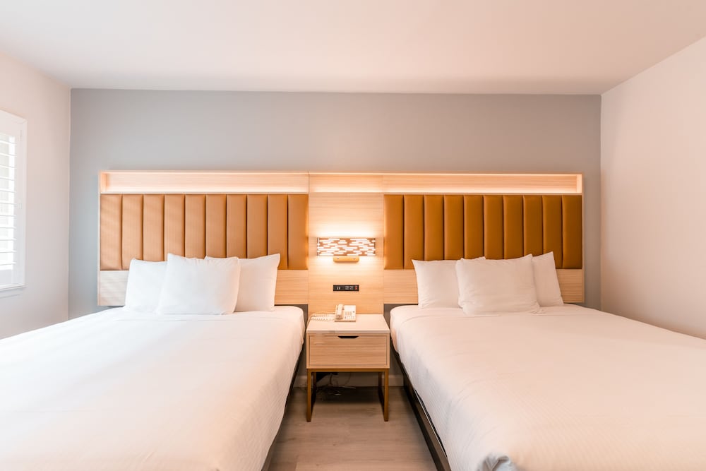Deluxe Room, 2 Queen Beds - Photo 7