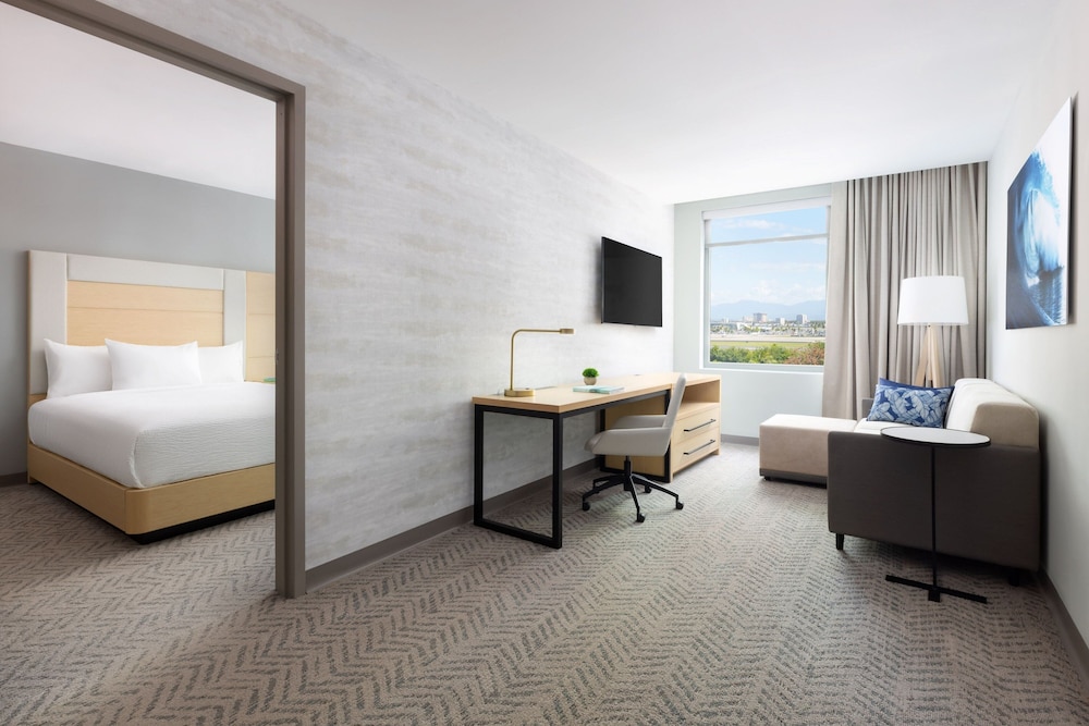 Suite, 1 Bedroom - Photo 3