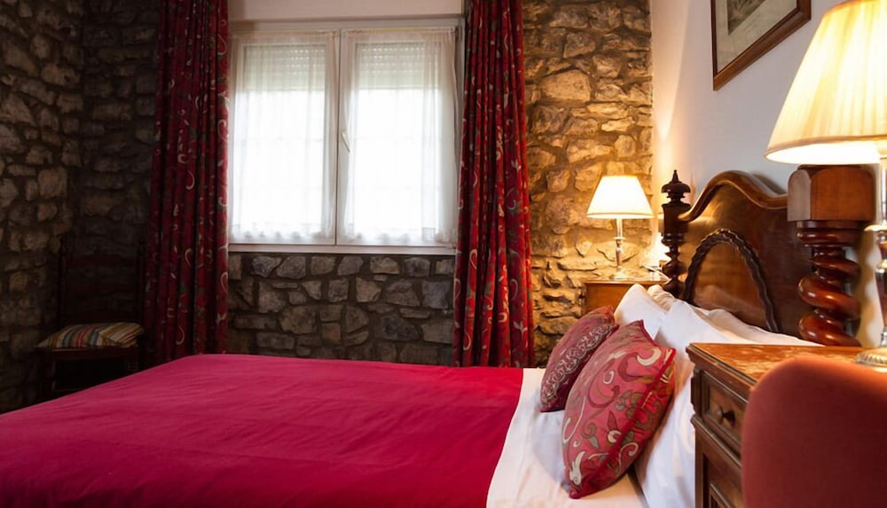 Superior Double or Twin Room photo 3