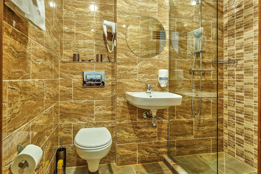 Standard Double Or Twin Room photo 3