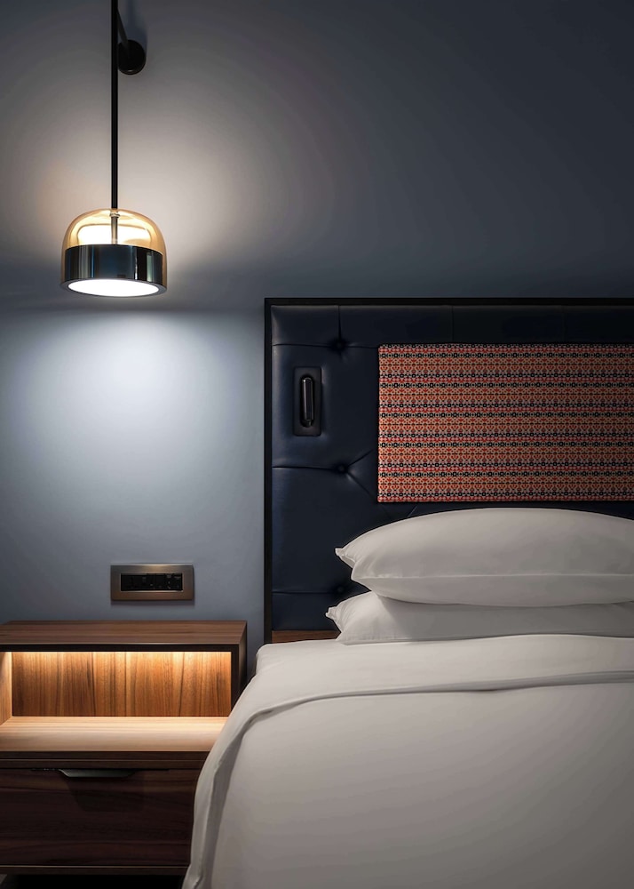 King Bed , Complimentary Transfer to Mercato Mall, 20% off Food & Soft Beverage