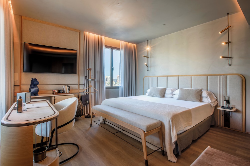 Junior Suite (Single Use TERRACE LARIOS)