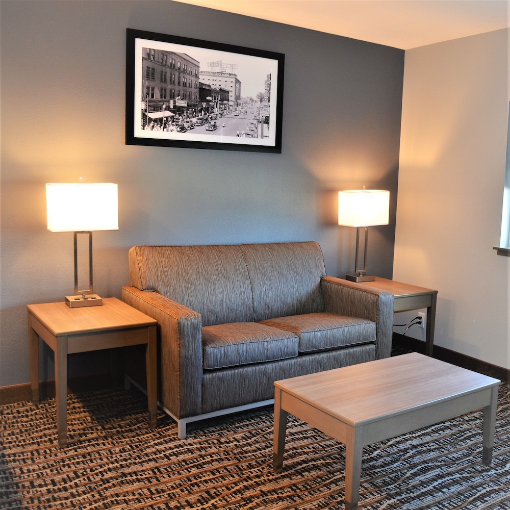 Suite, Multiple Beds, Non Smoking - Photo 3