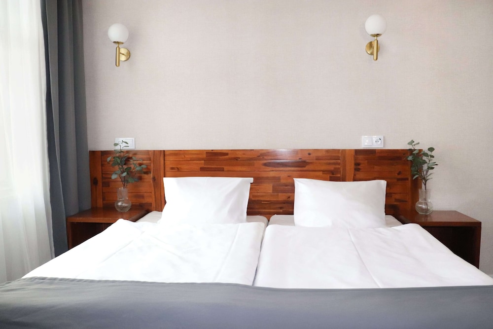 Twin Room - Photo 6