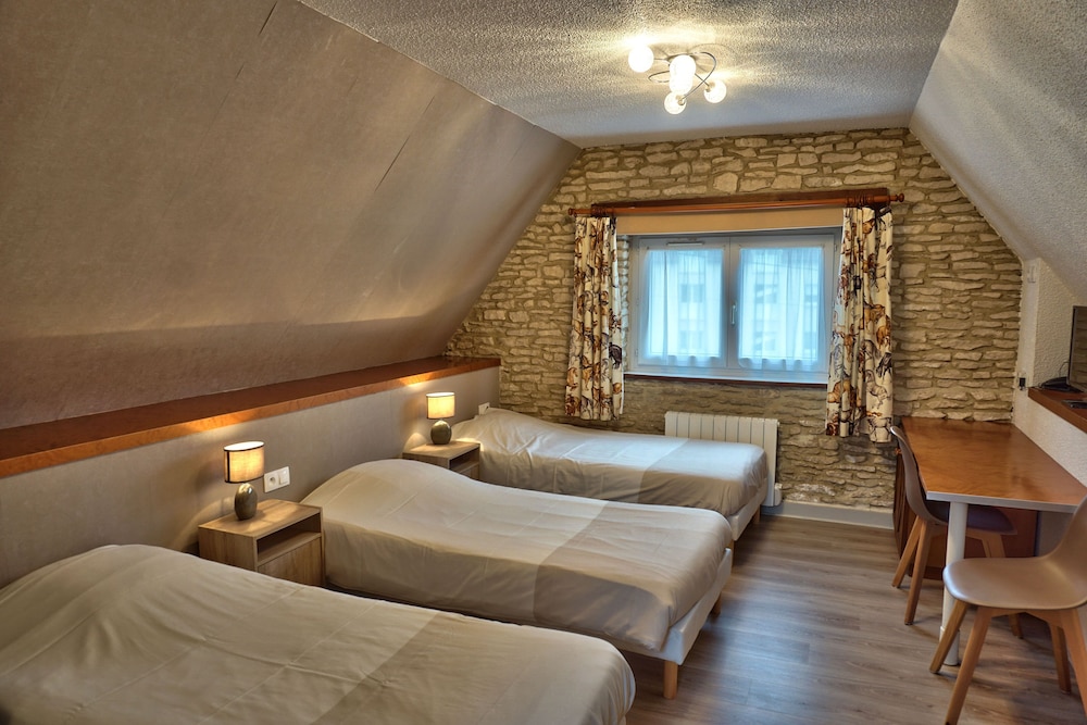 Basic Triple Room photo 2