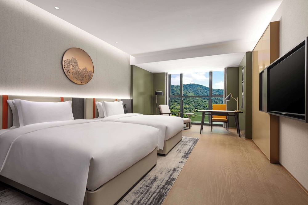 Deluxe Room, 1 Twin Bed, Lake View photo 2