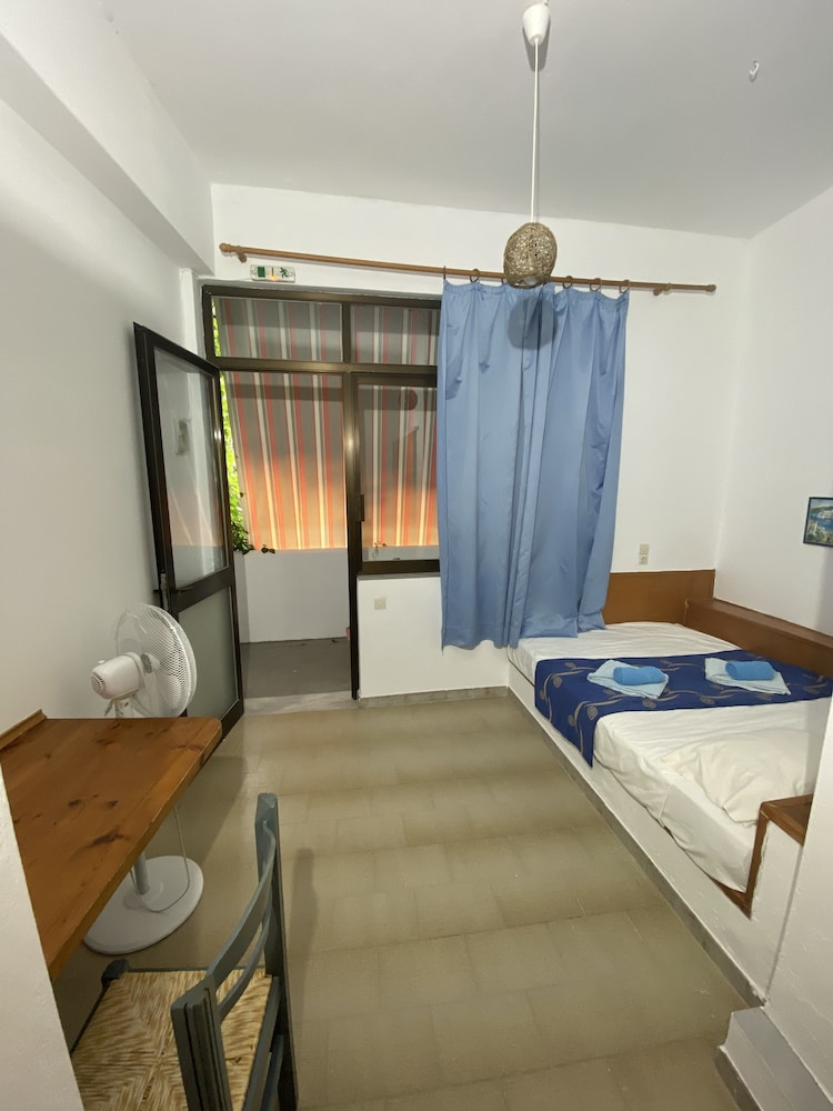 Standard Room, 1 Double Bed, Balcony, Garden View photo 3