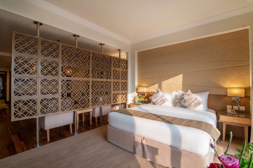 Junior Suite, 1 King Bed, Kitchen, Sea View