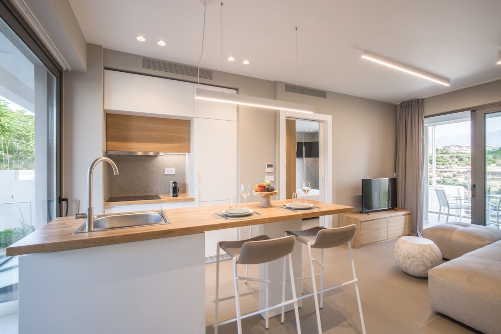 Noemie Luxury Suite 104 photo 2