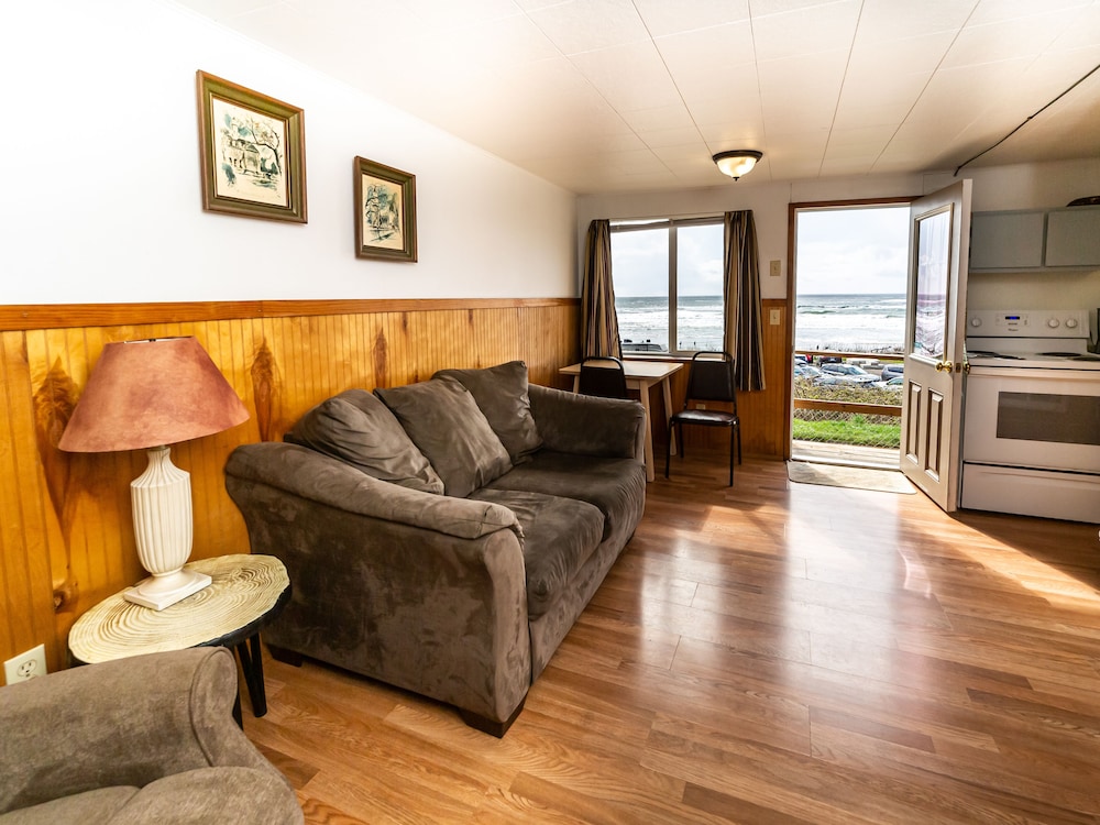 22: One Bedroom Cabin with Kitchen, Sea View photo 1