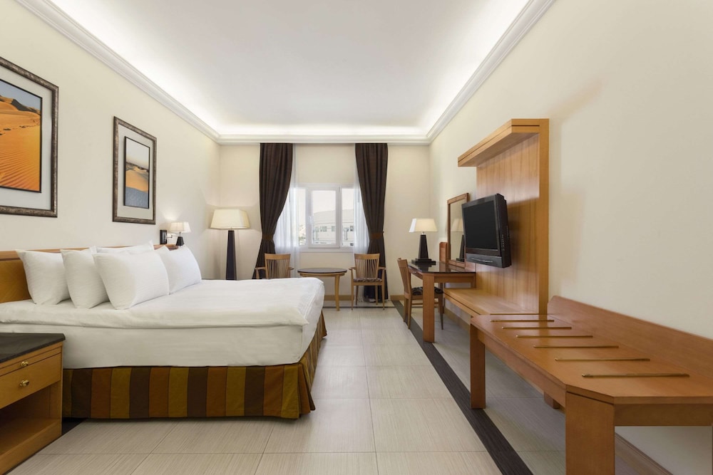 Standard Room, 1 King Bed photo 1