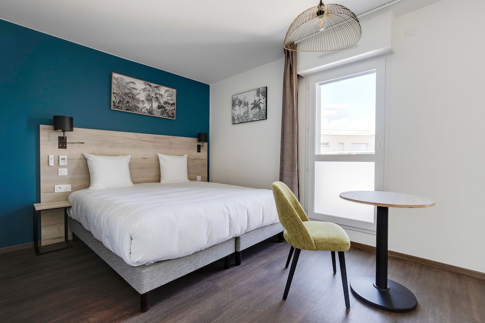 Superior Studio, 1 King Bed
