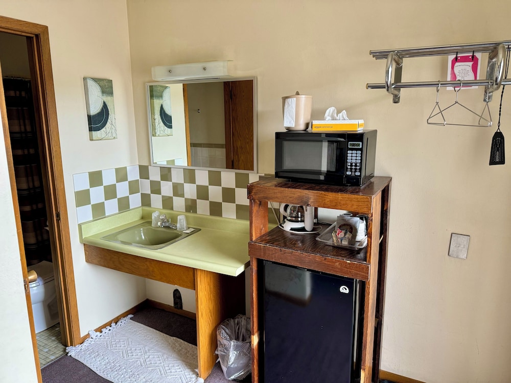 Room, Multiple Beds, Non Smoking photo 3