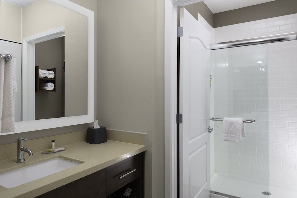 Suite, 2 Queen Beds, Accessible Bathtub (Communications) - Photo 3