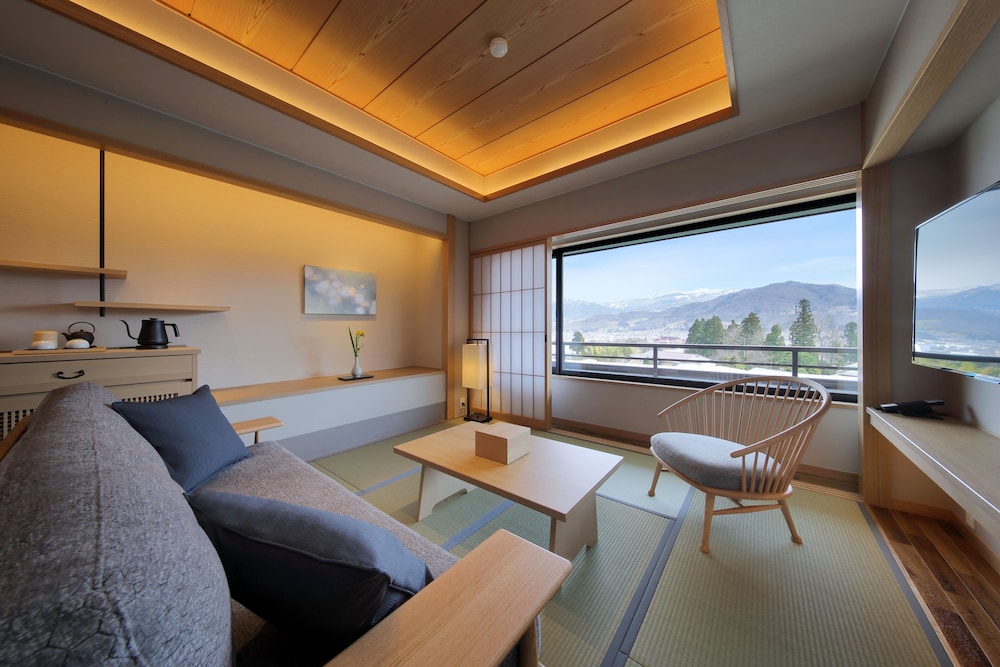 Japanese Western Style Room, with Half Private Open-air Bath - Photo 2