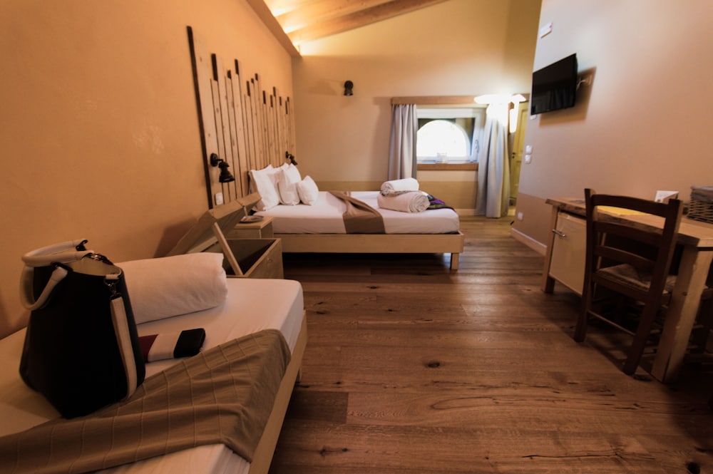 Exclusive Triple Room, Multiple Beds (Genziana) photo 1
