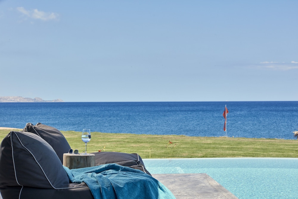 Family Beach Front Dreams Suite Private Pool Sea View - Photo 4