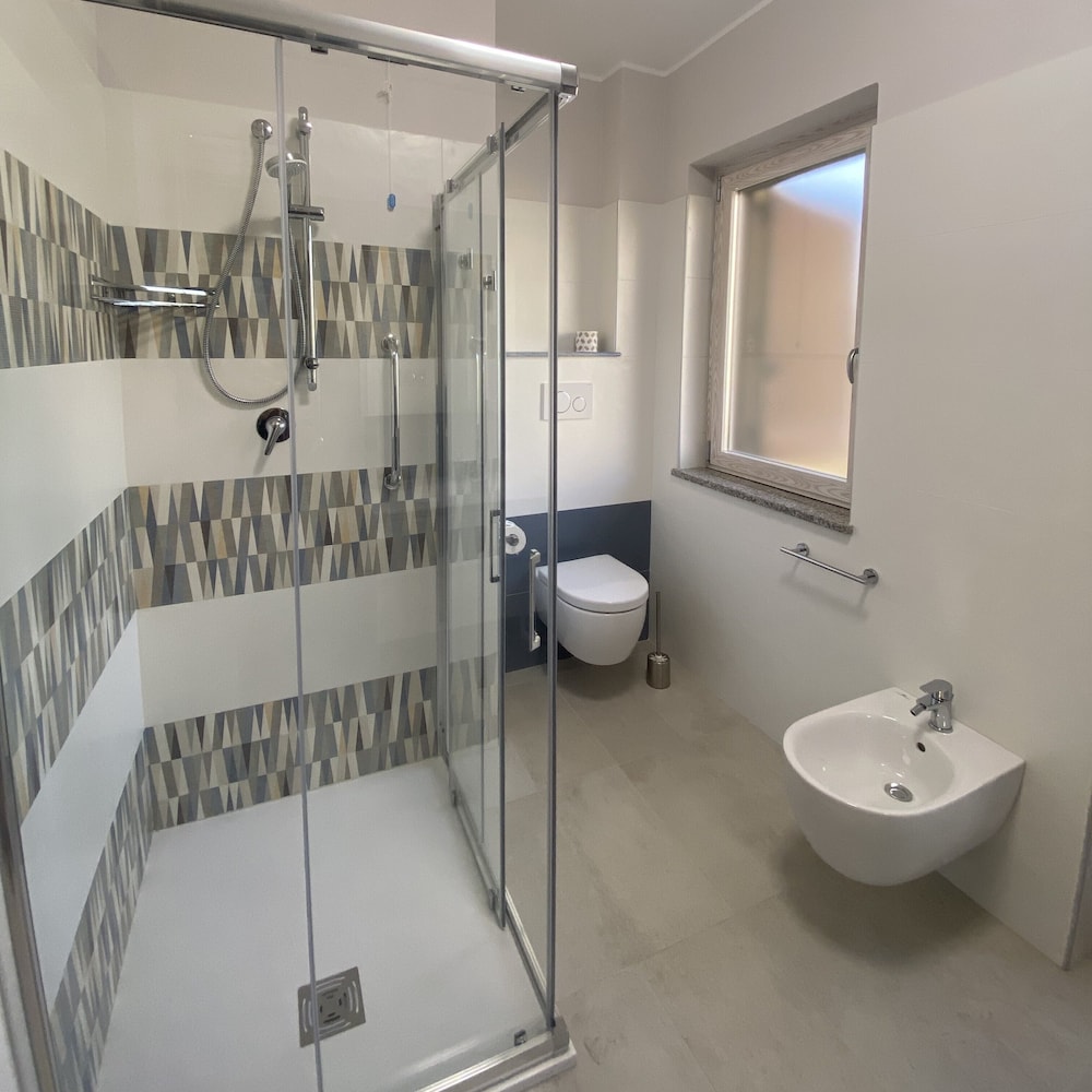 Executive Suite - Photo 5