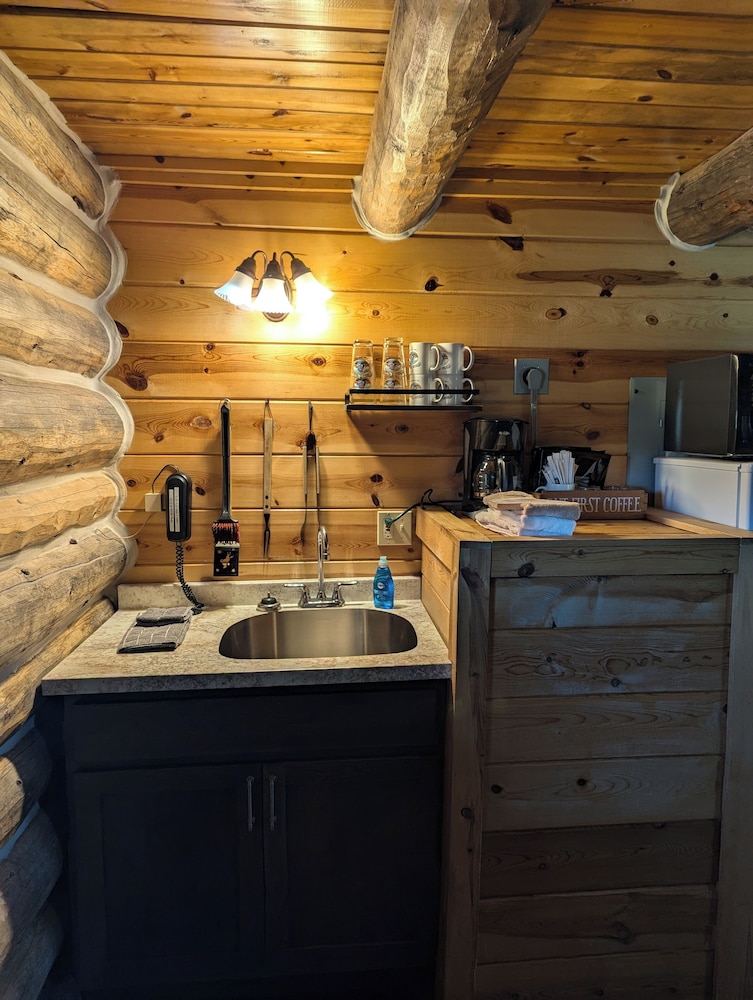 Cabin (Number 3) photo 2