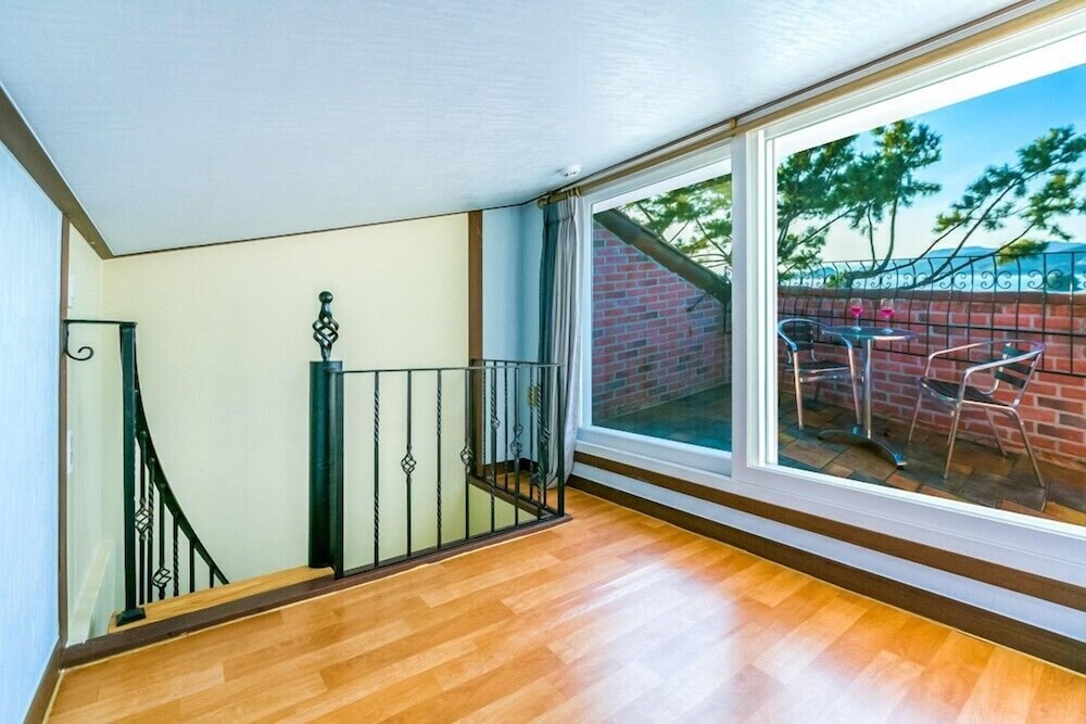 Room (Beach-dong 201) - Photo 8