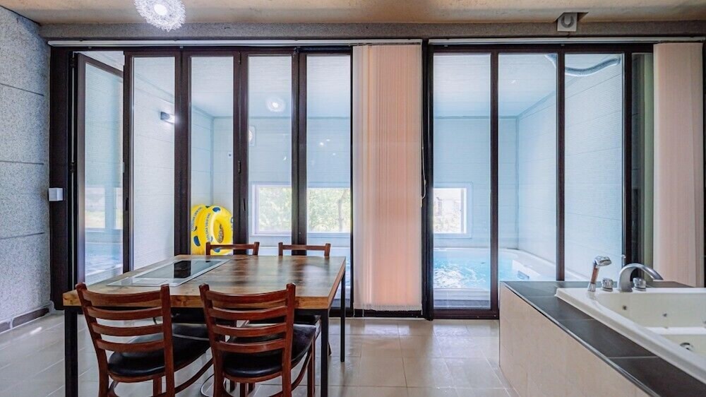 Room (Hue3) - Photo 4