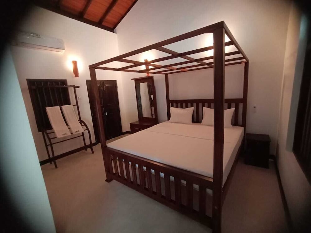 Deluxe Double or Twin Room, 3 Bedrooms, Pool View photo 1