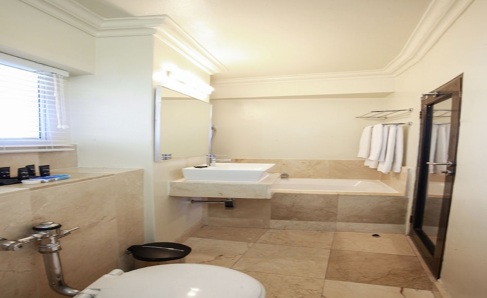 Deluxe Executive Family Suite - Sea Facing - Photo 2