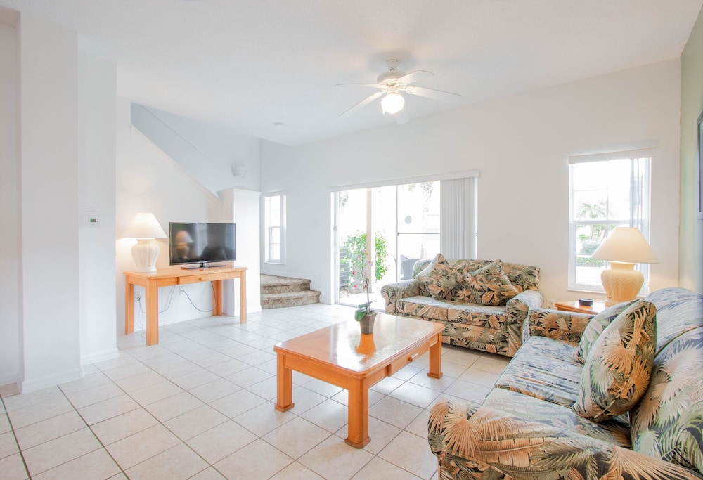 Comfort Townhome, 3 Bedrooms, Balcony