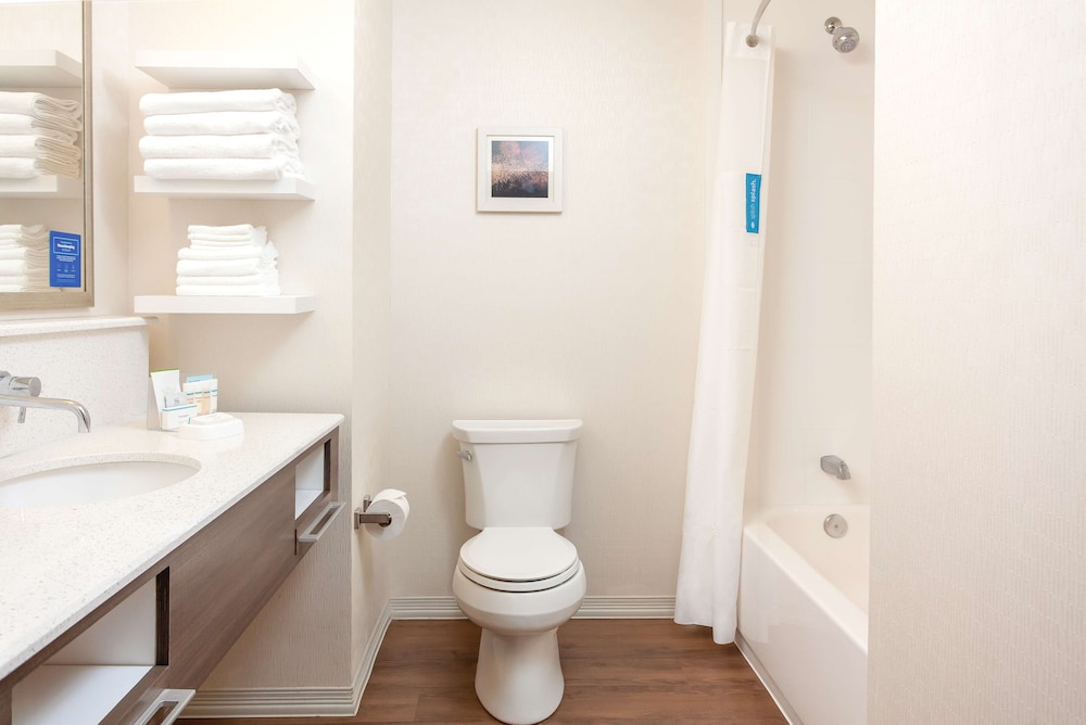 Room, 2 Queen Beds, Accessible, Non Smoking
