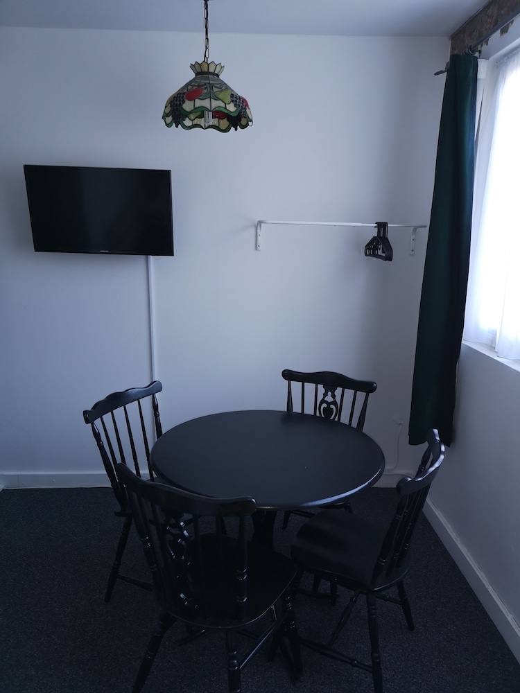 Family Room photo 3