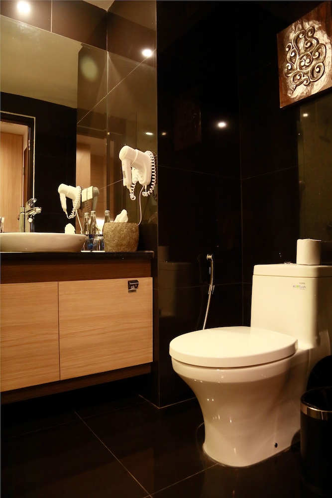 Deluxe Room - Photo 10