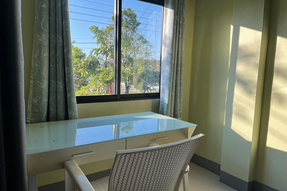 Deluxe Twin Room - Photo 11