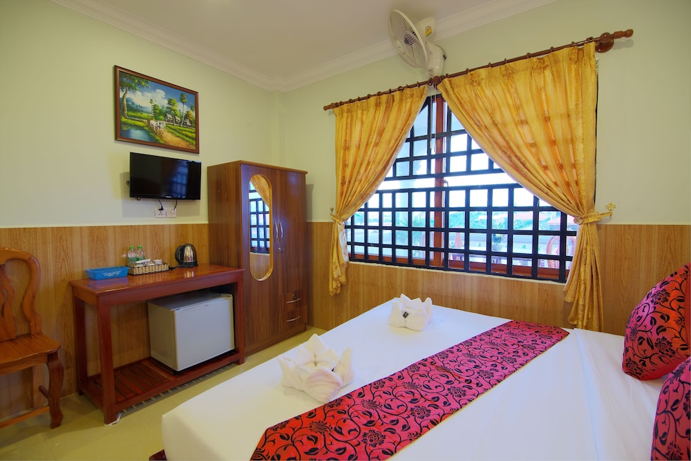 Superior Double Room, City View