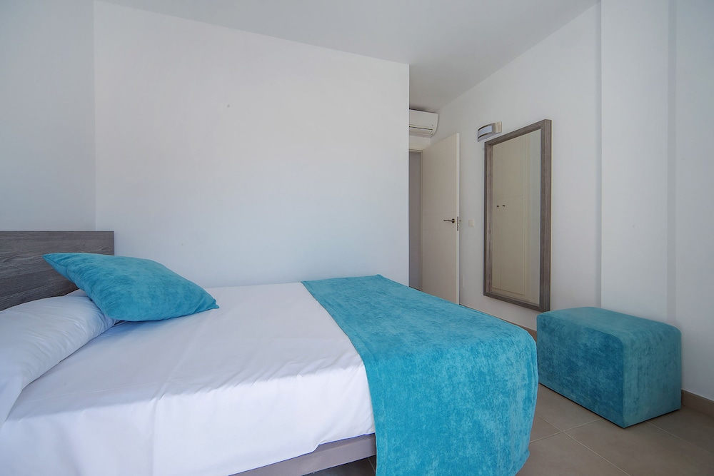 Apartment, 2 Bedrooms, Sea View photo 3