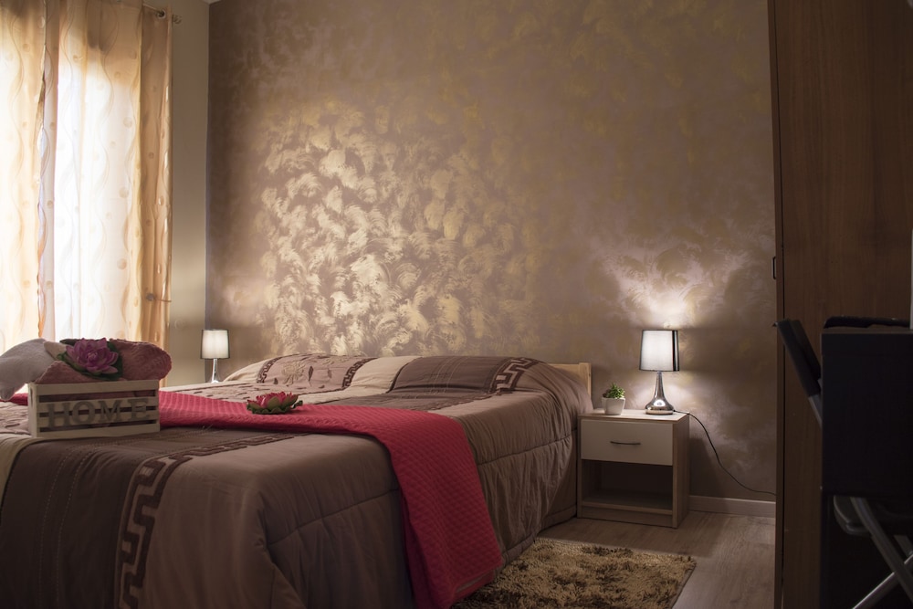 Standard Double Room, Shared Bathroom