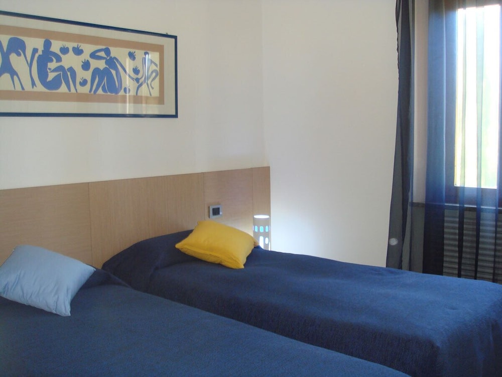 Standard Double Room photo 3