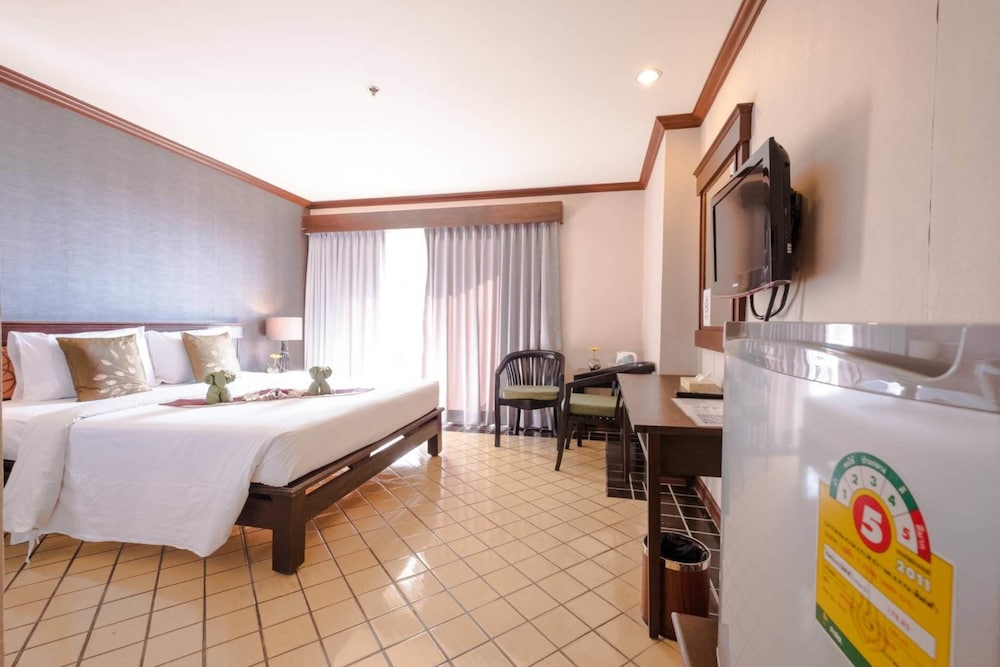 Deluxe Room - Photo 16