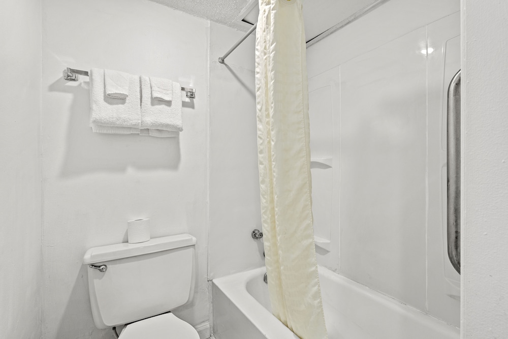 Top Floor, Gulf View, Two Full Beds, Microwave/Mini Fridge