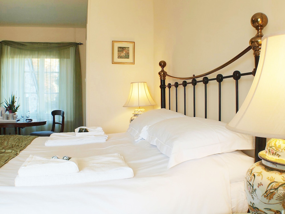 Deluxe Double Room (Claude Monet)