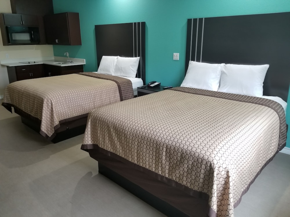 Single Room, 2 Queen Beds, Smoking, Kitchenette